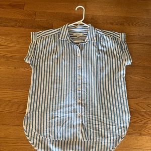 LOFT button down super cute